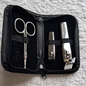 Men's Grooming Kit with Black Case